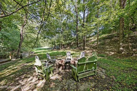 Exterior - 335 Loretto Rd, Springfield, KY 40069 photo 7 of 8