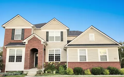 17505 Shakes Creek Dr, Fisherville, KY 40023