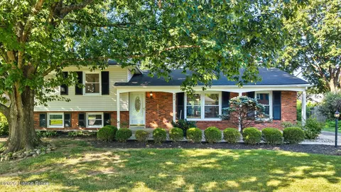 808 Foxwood Ave, Louisville, KY 40223