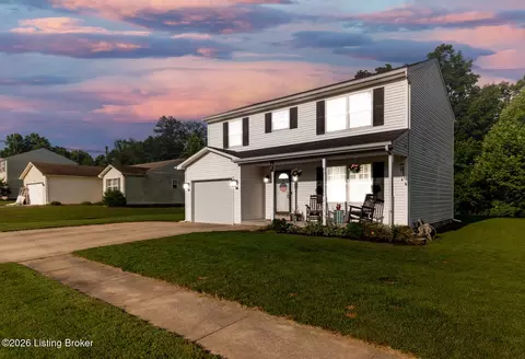 1889 S Woodland Dr, Radcliff, KY 40160