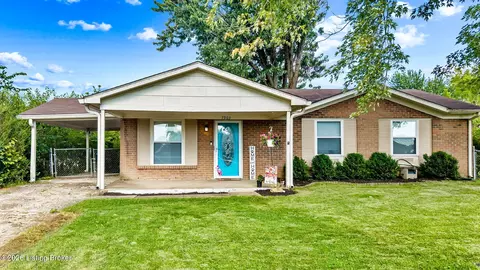 7903 Grenelle Dr, Louisville, KY 40228