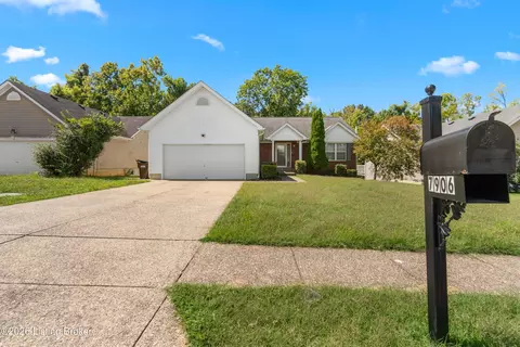 7906 Bridlevista Rd, Louisville, KY 40228