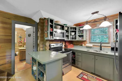 Kitchen - 999 Penn Run Rd, Bee Spring, KY 42207 photo 4 of 6
