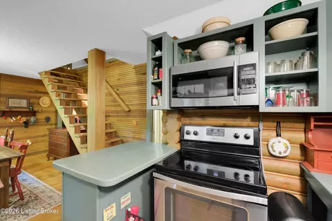 Kitchen - 999 Penn Run Rd, Bee Spring, KY 42207 photo 5 of 6