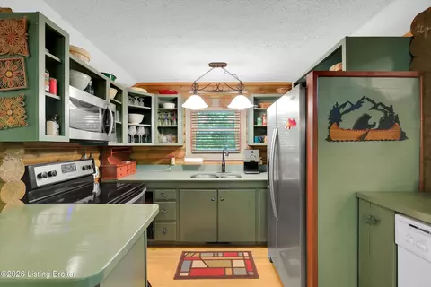 Kitchen - 999 Penn Run Rd, Bee Spring, KY 42207 photo 2 of 6