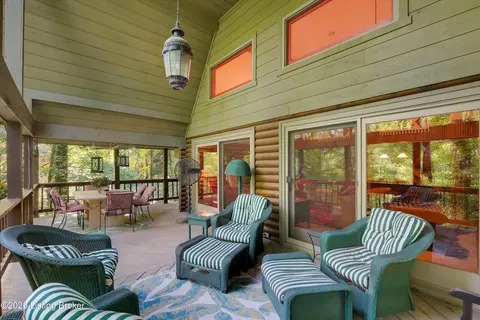 Exterior - 999 Penn Run Rd, Bee Spring, KY 42207 photo 4 of 20