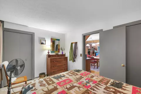 Bedroom - 999 Penn Run Rd, Bee Spring, KY 42207 photo 3 of 8
