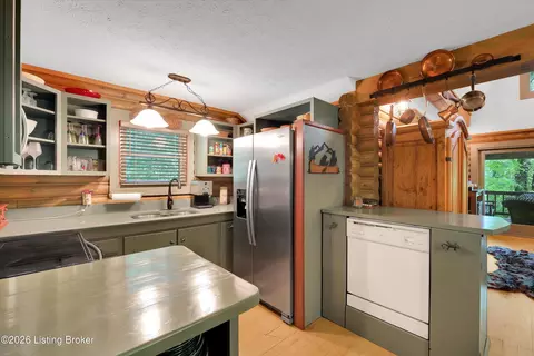 Kitchen - 999 Penn Run Rd, Bee Spring, KY 42207 photo 3 of 6
