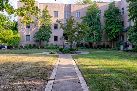2126 Village Dr UNIT 3, Louisville, KY 40205