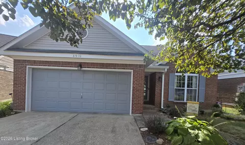 8910 Harmony Place Ct, Louisville, KY 40242