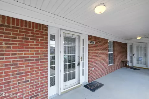 7906 Stovall Ct, Louisville, KY 40228