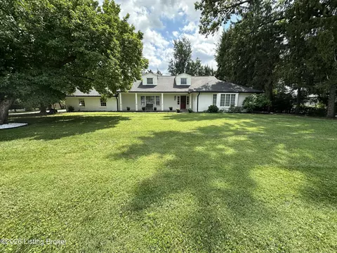 2003 Newmarket Dr, Louisville, KY 40222