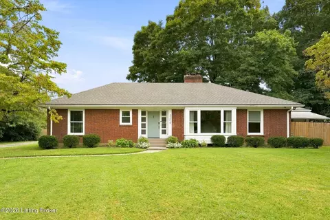 2208 Bashford Manor Ln, Louisville, KY 40218