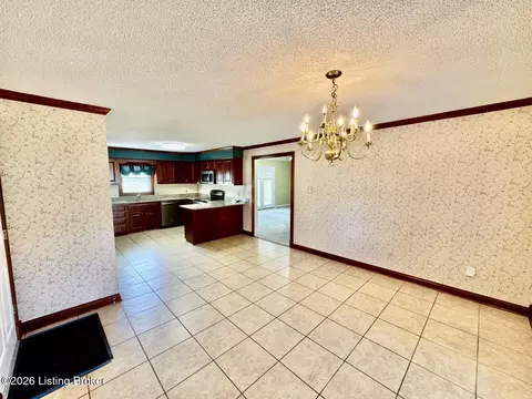 Dining - 135 Brookside Dr, Springfield, KY 40069 photo 1 of 2