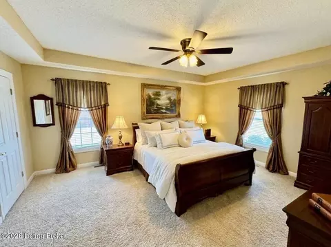 Bedroom - 135 Brookside Dr, Springfield, KY 40069 photo 5 of 7