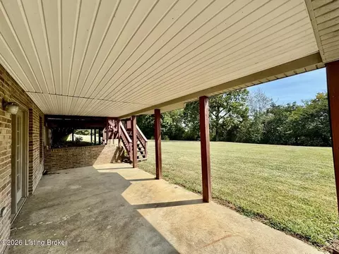 Exterior - 135 Brookside Dr, Springfield, KY 40069 photo 3 of 6