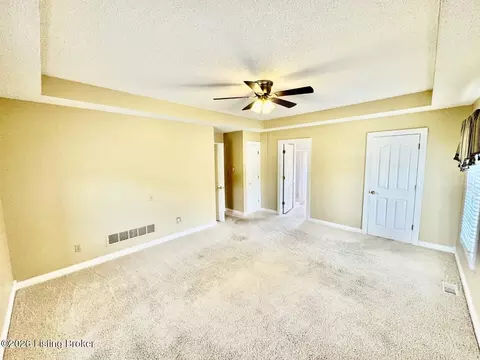 Bedroom - 135 Brookside Dr, Springfield, KY 40069 photo 6 of 7