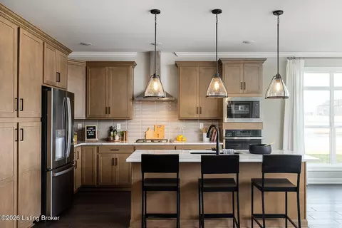 Kitchen - 5700 Ruby Falls Dr, Prospect, KY 40059 photo 2 of 3