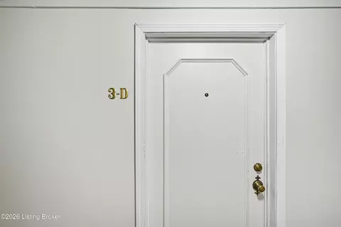 4875 Sherburn Ln #3D, Louisville, KY 40207