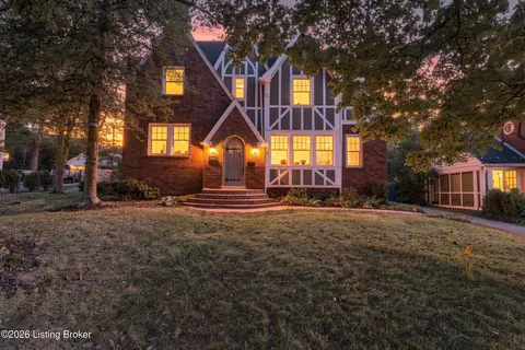 2420 Valletta Rd, Seneca Gardens, KY 40205