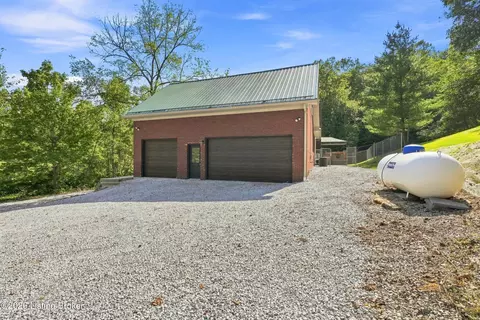Exterior - 2801 Pattons Creek Rd, Pendleton, KY 40055 photo 4 of 28