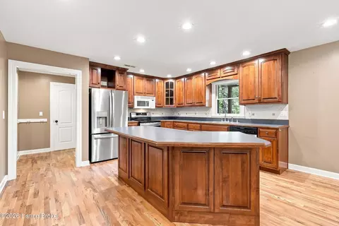 Kitchen - 2801 Pattons Creek Rd, Pendleton, KY 40055 photo 2 of 3