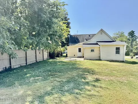 Exterior - 219 E Virginia Ave, Springfield, KY 40069 photo 4 of 4