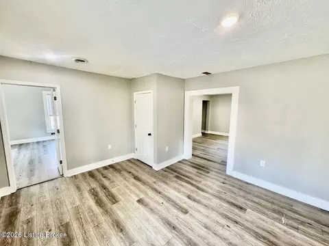 Living - 219 E Virginia Ave, Springfield, KY 40069 photo 3 of 3