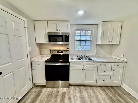 Kitchen - 219 E Virginia Ave, Springfield, KY 40069 photo 2 of 3