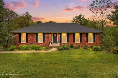 1029 Rollingwood Ln, Goshen, KY 40026