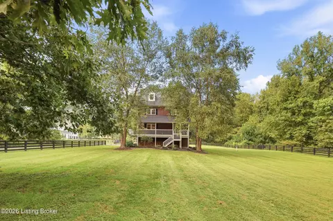 Exterior - 14417 Spring Dr, Prospect, KY 40059 photo 2 of 16