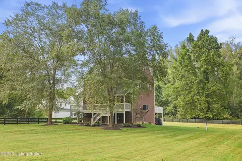 Exterior - 14417 Spring Dr, Prospect, KY 40059 photo 3 of 16