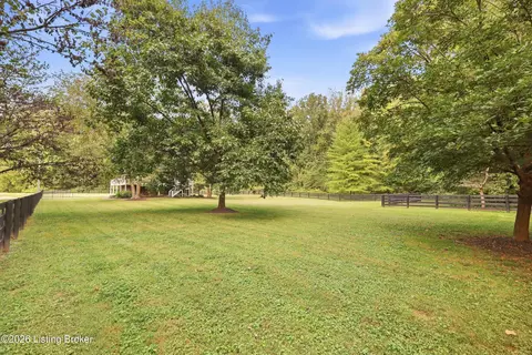 Exterior - 14417 Spring Dr, Prospect, KY 40059 photo 14 of 16
