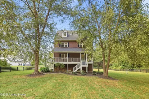 Exterior - 14417 Spring Dr, Prospect, KY 40059 photo 4 of 16