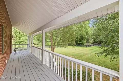 Exterior - 14417 Spring Dr, Prospect, KY 40059 photo 5 of 16