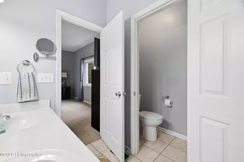 Bath - 14417 Spring Dr, Prospect, KY 40059 photo 4 of 6