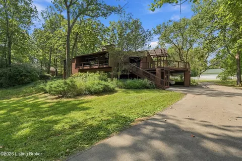 408 Rebel Dr, Pewee Valley, KY 40056