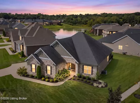 2014 Scenic Lakes Dr, Louisville, KY 40245