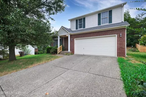 5304 Wild River Ct, Louisville, KY 40229