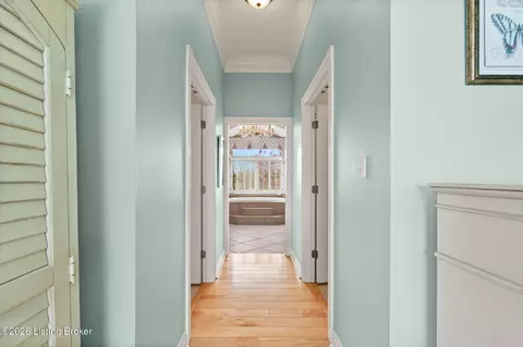 Entry Way - 6205 River Rd, Prospect, KY 40059 photo 5 of 16
