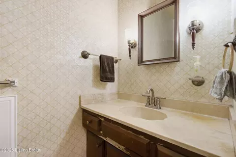 Bath - 74 Fredericktown Rd, Springfield, KY 40069 photo 1 of 4