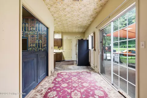 Entry Way - 74 Fredericktown Rd, Springfield, KY 40069 photo 3 of 7