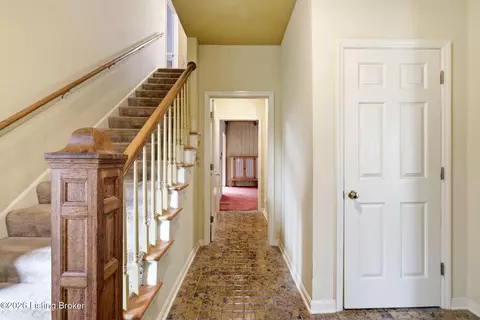 Entry Way - 74 Fredericktown Rd, Springfield, KY 40069 photo 2 of 7