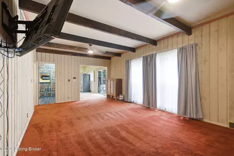 Living - 74 Fredericktown Rd, Springfield, KY 40069 photo 5 of 6