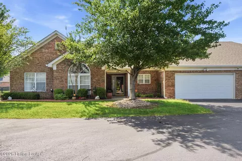6301 Rivers End Dr, Louisville, KY 40258