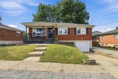 4402 Mullaney Ct, Louisville, KY 40229