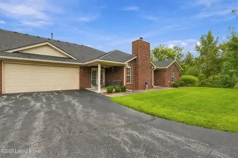 5222 Sand Wood Ln, Louisville, KY 40272