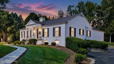 5805 Brittany Woods Cir, Louisville, KY 40222