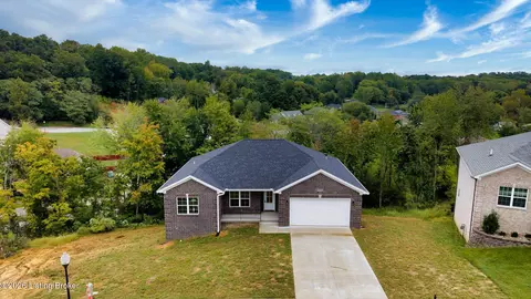 4410 Stone Wynde Dr, Louisville, KY 40272