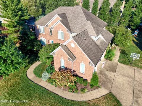 1302 Isleworth Dr, Louisville, KY 40245